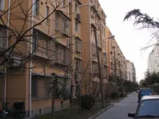 南北精装修两房两厅 次顶楼 小区出行方便 诚意出售