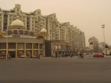 百万豪装,电梯复式,挑高客厅,套内面积200平,赠送露台。