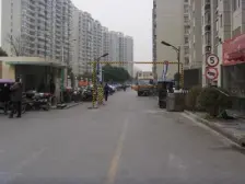 地铁口,环境优雅,停车方便,位置好,采光佳自住装修