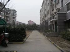 地铁在小区门口飞机户型带有小院配套齐全小区少有