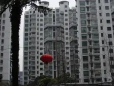一梯两户小高层顶复,独用双露台。内环内有车位户型好
