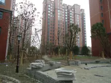 此房位置安静+精装修+有产权车位+诚意出售