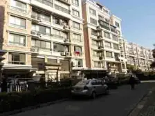 采光充足,主卧朝南,中式风格,小区中心位置