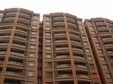 东边套 好楼层,带车位,满五年,采光刺眼 ,近地铁站