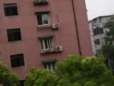 美丽家园 南北通一楼带院子 出行便利