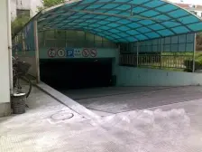 清爽装修拎包入住四开间朝南大平层含地面卷帘门车库