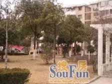 低楼层大阳台,小区好配套全,地铁3min,看房方便!