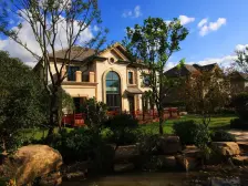 莱茵美墅精装修花了一千万的独栋别墅,带地下室带花园