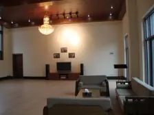 地铁5号线 装修跃层 家具家电齐全 出行便利 购物方便