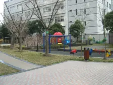 05年人车分流小区,有产权车位,3号线地铁口。