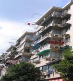 8号线,公园旁,中间楼层,诚意出售,有钥匙随时看,