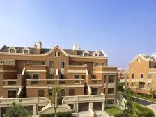 南入户联排中间套别墅,精装修保养好,拎包入住