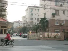 满五,南北通风,边套全明户型,采光无遮挡带院子