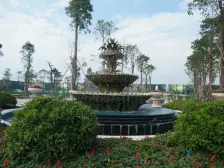 诚心出售 国际花城三期 毛坯4房 东南方向 位置好