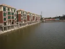 本小区看湖景,看别墅区,配套设施齐全,户型方正