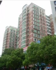 电梯房通透采光性好,光线全天,交通方便