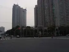 世茂滨江南区3号楼经典大三房双套房中区看江观湖景观