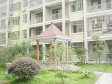 4中旁边的精 装复试,上下楼层,带露台