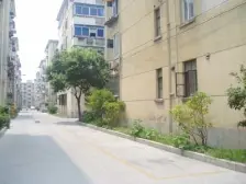 新上房源(汇成一村)低楼层 精装二房 位置好 看房方便 诚售