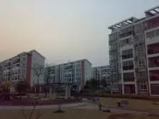 中间楼层 毛坯大三房 看房随时有车位