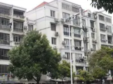 中间位置 附带阁楼 自住装修 诚意出售