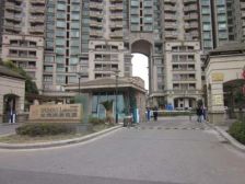 新上叠加别墅朝南大花园诚意出售