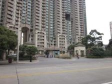 电梯房,主卧朝南,环境优美,精装好房,居家装修