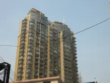 高区一房,视野好,三件套.两梯三户,得房率高