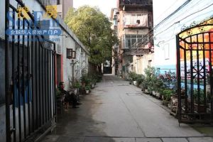 南京西路330号中级宿舍 南北通透,采光好 视野好,诚心出售