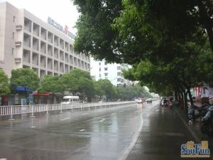 南京西路330号中级宿舍 南北通透,采光好 视野好,诚心出售