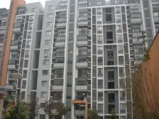 帕缇一期南北双阳台,正气三房,带产权车位,拎包入住