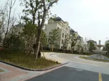 中间楼层南北通飞机户型,背靠同济