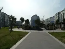 诚意出售南北通大四房两卫,一梯一户,带阁楼和露台