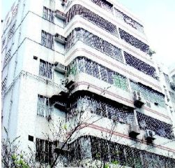 五峰四路方正两房,视野采光好,税费少