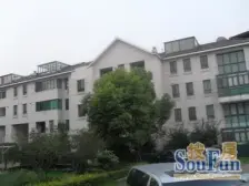 店总亲自推荐 西郊上叠别墅 5房3卫 停车方便 有露台
