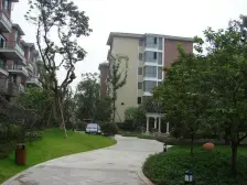 长寿清水房小区环境优雅小洋房出售,业主急卖