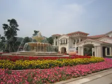 业主诚心出售,温莎堡独栋别墅,采光好,花园大!