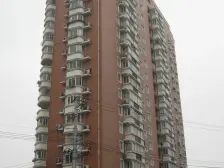 业主诚心出售,故割爱出售此房,02年商品房,价格好谈