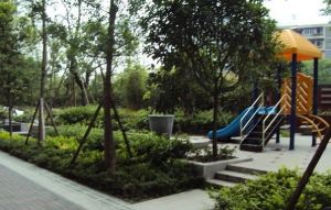 学府园4室1厅东南