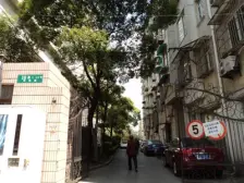 有赠送8平,得房90%,步行地铁400米价格可谈