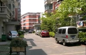金鸡路地铁口双金山出租装修,阳光好带电梯