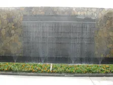 此房业主全款证在手,精装房,业主诚心出售,看房方便