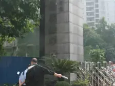 学府路 巴蜀小学教师集资楼四房135万