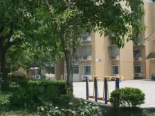 李家沱轻轨站次新小区,精装三房,小区环境干净漂亮