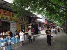石新路轻轨站旁 新装修 农贸市场旁 诚心卖 看房方便