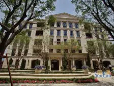 临河下叠 附送超大花园 精装修 诚售