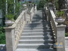 10号线鹿山轻轨站旁边,清水洋房顶楼带露台