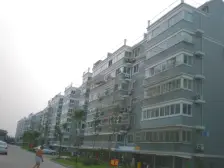 楼中楼产权面积185平,朝南车库21平,楼上单独出租