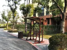 此房满五,税费少,次顶层,一梯四户的边套。