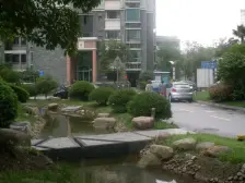 三房适合多口人,前面无遮挡,交通便利